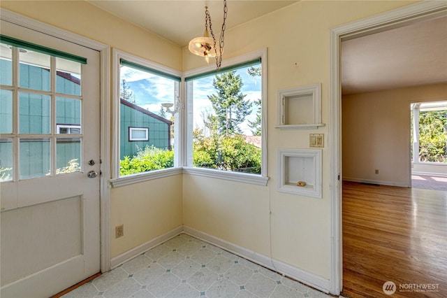 1415 E 2nd St, Port Angeles, WA 98362 - entryway with baseboards