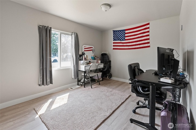 135 F St SE, Ephrata, WA 98823 - home office featuring wood finished floors and baseboards