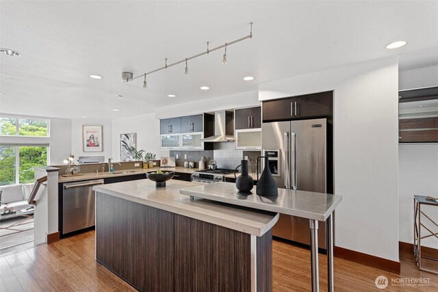 566 Mcgraw St, Seattle, WA 98109 - photo 16