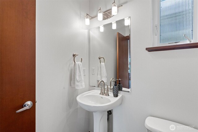 566 Mcgraw St, Seattle, WA 98109 - photo 25