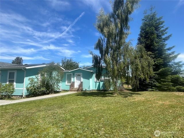 72 Misty Glen Ln, Sequim, WA 98382 - view of front of property featuring entry steps and a front lawn