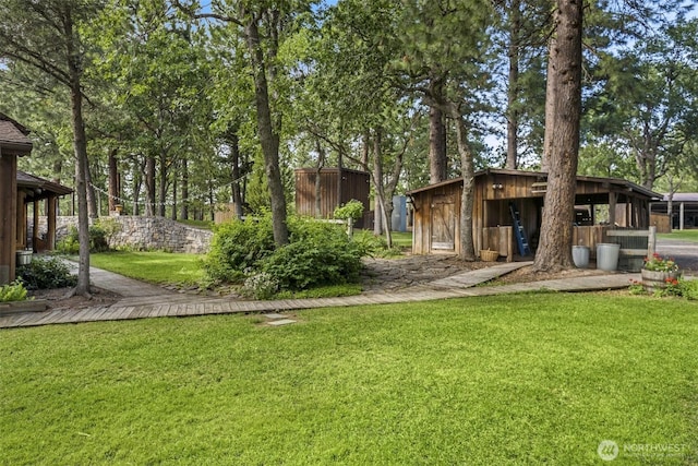 6286 Five Mile Rd, The Dalles, OR 98058 - view of grassy yard featuring an outdoor structure