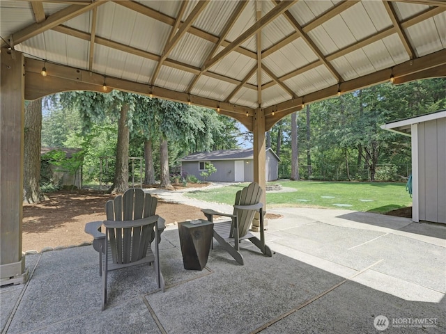 15518SE 304th Pl, Kent, WA 98042 - view of patio featuring an outbuilding
