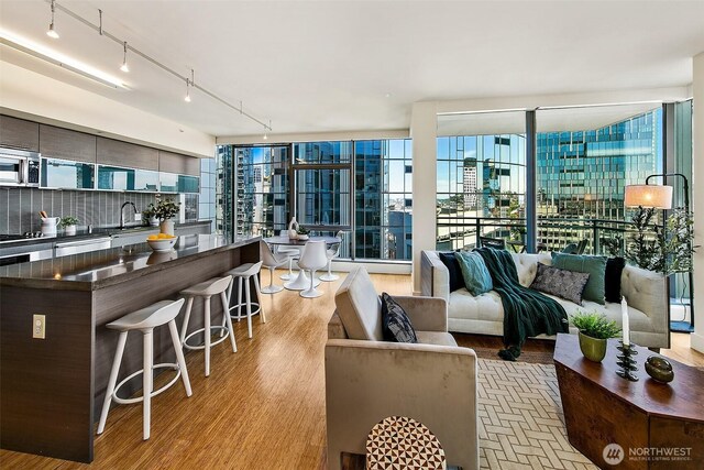820 Blanchard St Unit 1710, Seattle, WA 98121 - photo 8