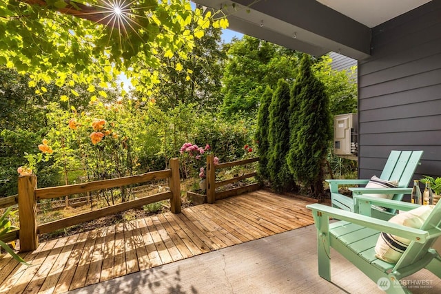 5175 42nd Ave S, Seattle, WA 98118 - view of wooden deck