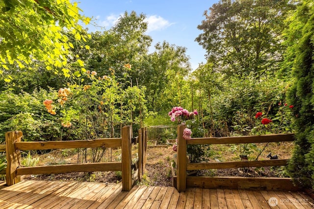 5175 42nd Ave S, Seattle, WA 98118 - view of wooden terrace