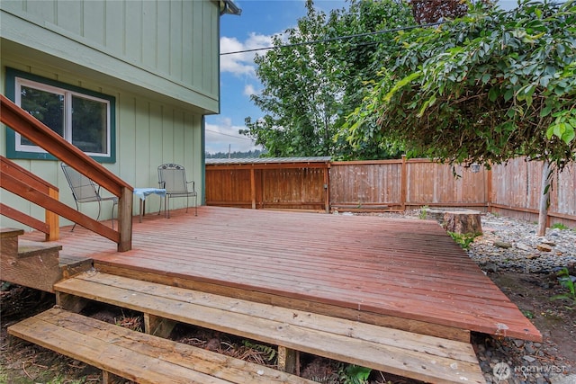 221 S Prairie Carbon River Rd E, South Prairie, WA 98385 - deck with a fenced backyard