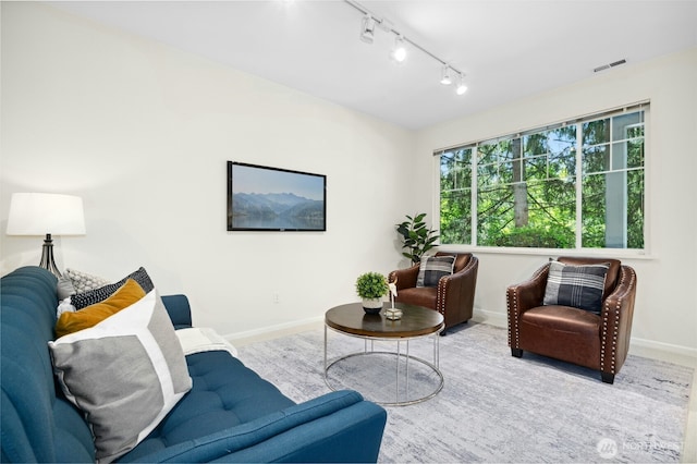 2840 139th Ave SE Unit 9, Bellevue, WA 98005 - living room with baseboards and track lighting