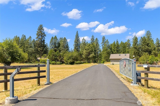 401 Quail Valley Rd, Cle Elum, WA 98922 - view of asphalt driveway