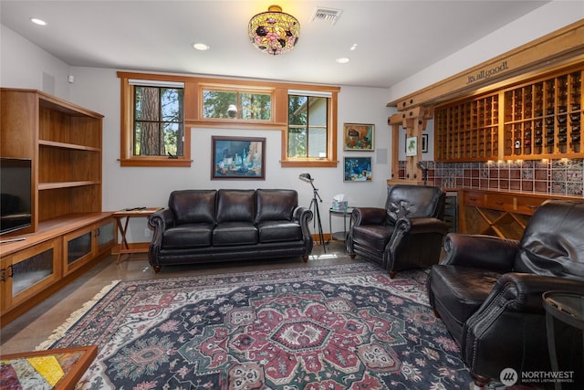 401 Quail Valley Rd, Cle Elum, WA 98922 - living room featuring baseboards and recessed lighting