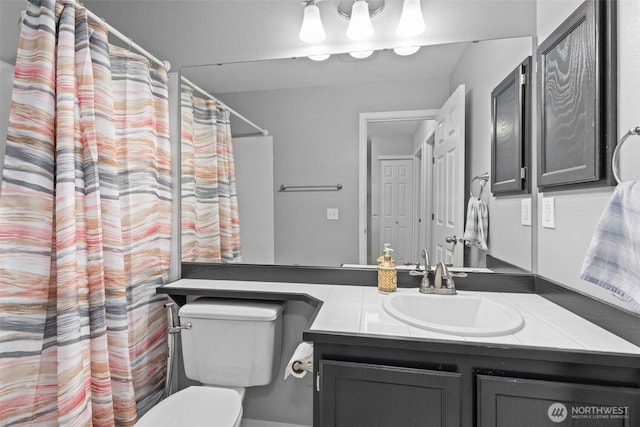 1131 115th St SW Unit E4, Everett, WA 98204 - bathroom with vanity and curtained shower