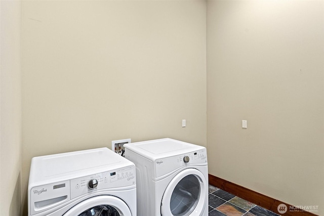16060 Telemark Ln, Leavenworth, WA 98826 - laundry room with separate washer and dryer and baseboards