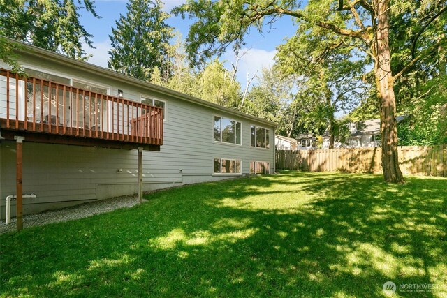 12569 37th Ave NE, Seattle, WA 98125 - view of yard with a wooden deck