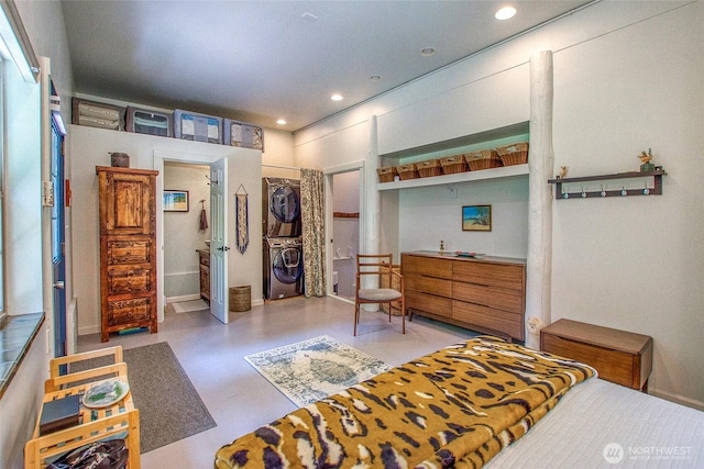 87 Levon Ln, Orcas Island, WA 98243 - bedroom featuring stacked washer and clothes dryer and recessed lighting