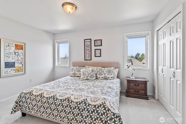 3819 Ridge Ct, Mount Vernon, WA 98274 - carpeted bedroom featuring a closet and baseboards