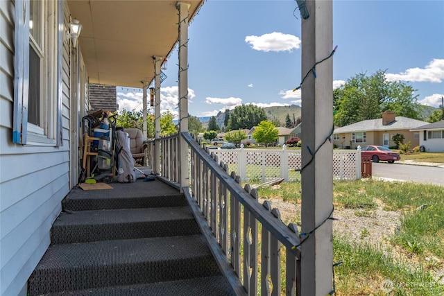 229 N Garfield Ave, Wenatchee, WA 98801 - view of porch