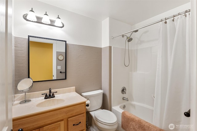 7322 NE Blue Goose Rd, Moses Lake, WA 98837 - full bath with vanity and shower / bath combo with shower curtain
