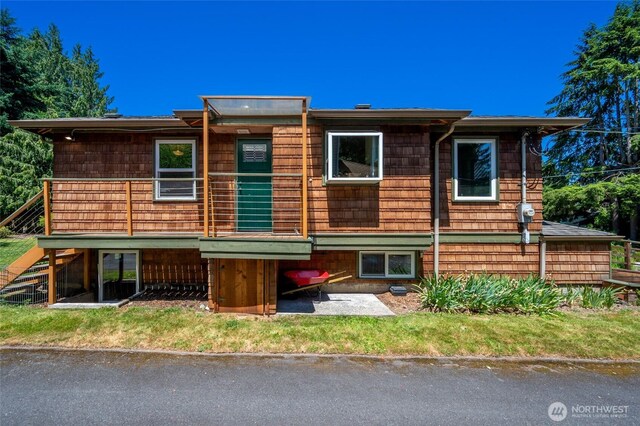 9539 49th Ave NE, Seattle, WA 98115 - view of front of home featuring a deck