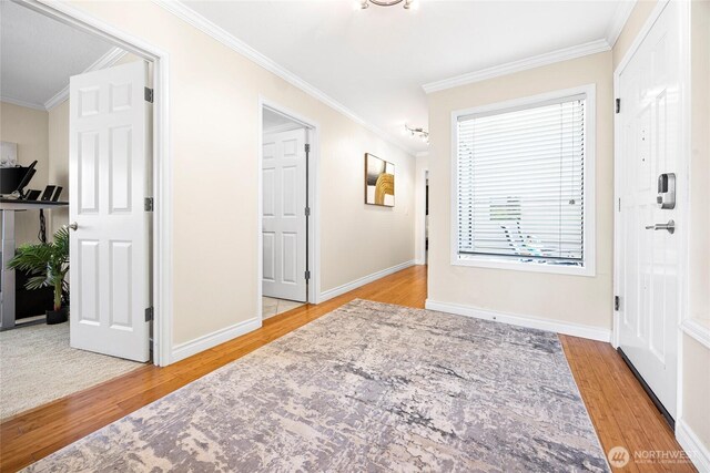 826 Lake St S, Kirkland, WA 98033 - foyer featuring ornamental molding and wood finished floors