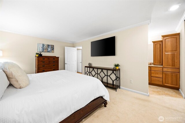 826 Lake St S, Kirkland, WA 98033 - bedroom with crown molding and light colored carpet