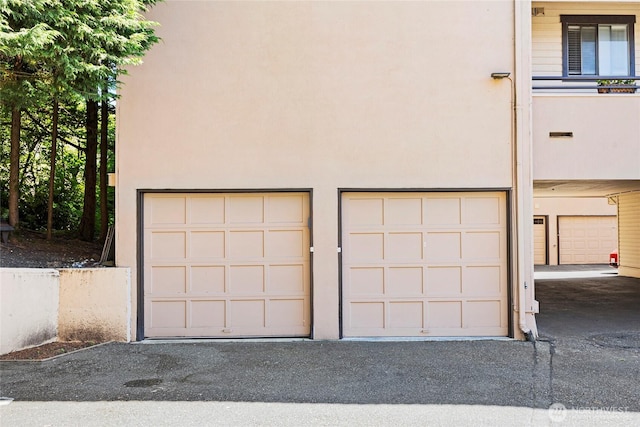 826 Lake St S, Kirkland, WA 98033 - view of garage