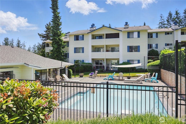 12906 8th Ave W Unit C102, Everett, WA 98204 - community pool featuring a patio