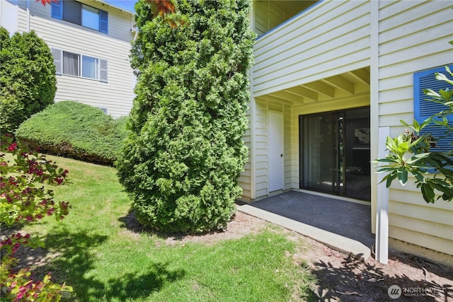 12906 8th Ave W Unit C102, Everett, WA 98204 - property entrance featuring a lawn