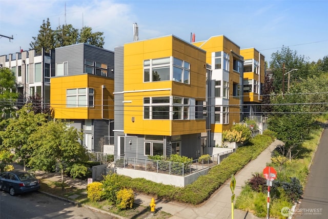 1100 14th Ave, Seattle, WA 98122 - view of property