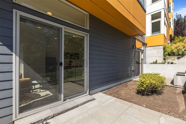 1100 14th Ave, Seattle, WA 98122 - property entrance with a patio