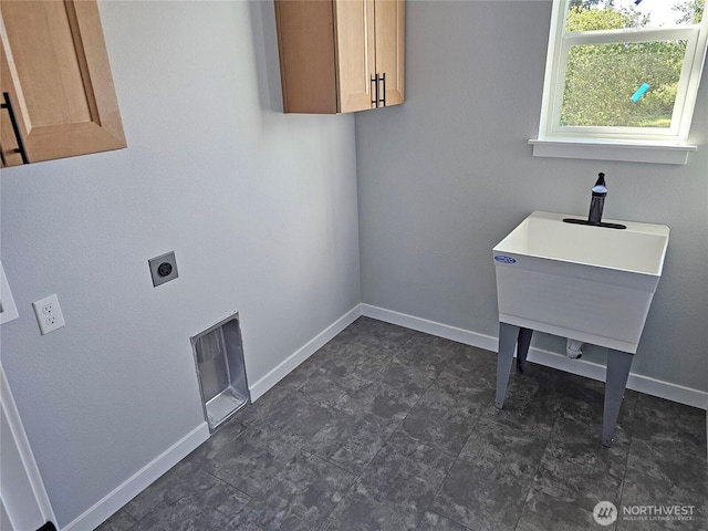 119 Davis View Dr, Centralia, WA 98531 - laundry area with cabinet space and electric dryer hookup