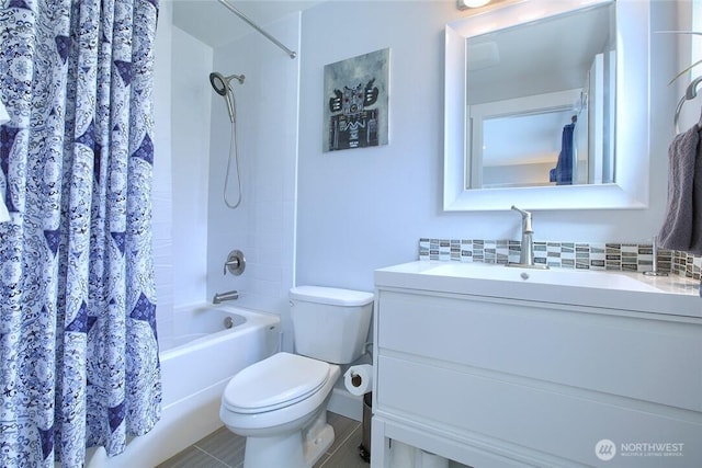 2067 Gilman Dr W, Seattle, WA 98119 - bathroom with shower / tub combo and vanity