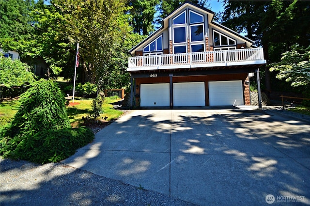 1923 SE Maple Dr, Chehalis, WA 98532 - view of front of property featuring driveway and an attached garage
