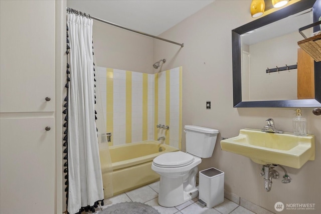 6520 NE 60th St, Seattle, WA 98115 - full bath with shower / bath combo and tile patterned floors