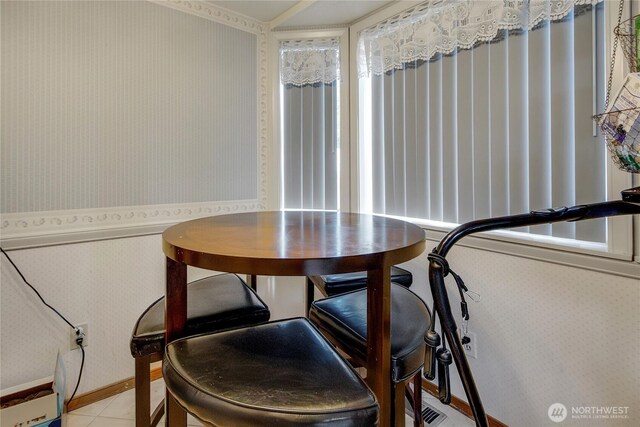 6314 75th Avenue Ct W, University Place, WA 98467 - dining room with wallpapered walls