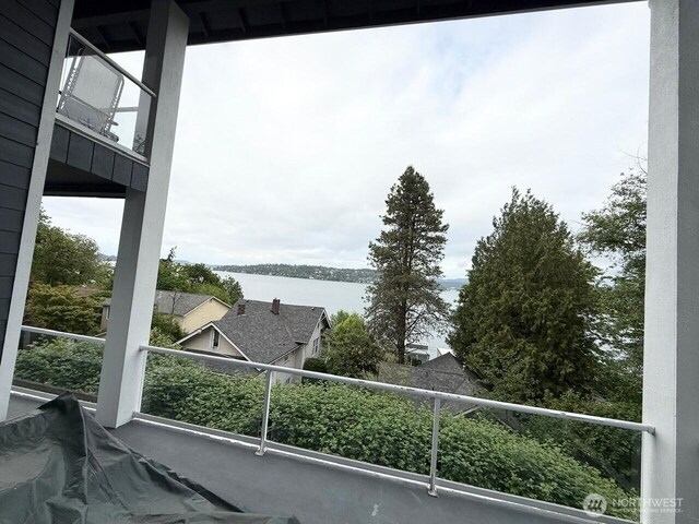 9844 Arrowsmith Ave S, Seattle, WA 98118 - water view