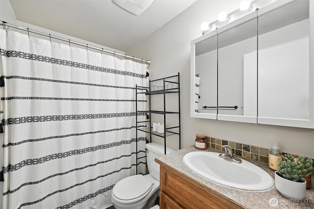 108 Baker St Unit 1-4, Everson, WA 98247 - bathroom with vanity, backsplash, and curtained shower