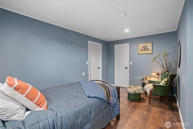 809 W Rocky Point Dr, Camano Island, WA 98282 - bedroom with hardwood / wood-style floors, crown molding, and recessed lighting