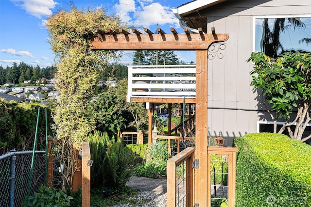 809 W Rocky Point Dr, Camano Island, WA 98282 - exterior view of stairway