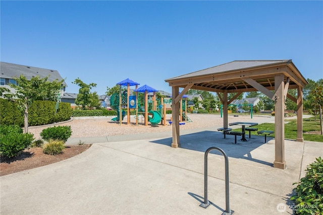 4508 29th Ave SE, Everett, WA 98203 - community jungle gym featuring a gazebo
