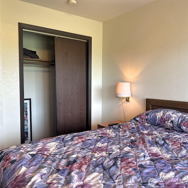 210 26th St NW Unit 106, Long Beach, WA 98361 - bedroom featuring a closet