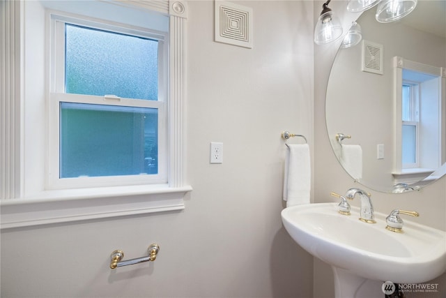 400 Aloha St, Seattle, WA 98109 - photo 12