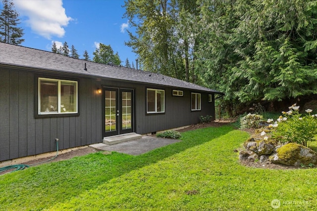 1513 Lowell Ave, Bellingham, WA 98229 - back of property with french doors and a lawn