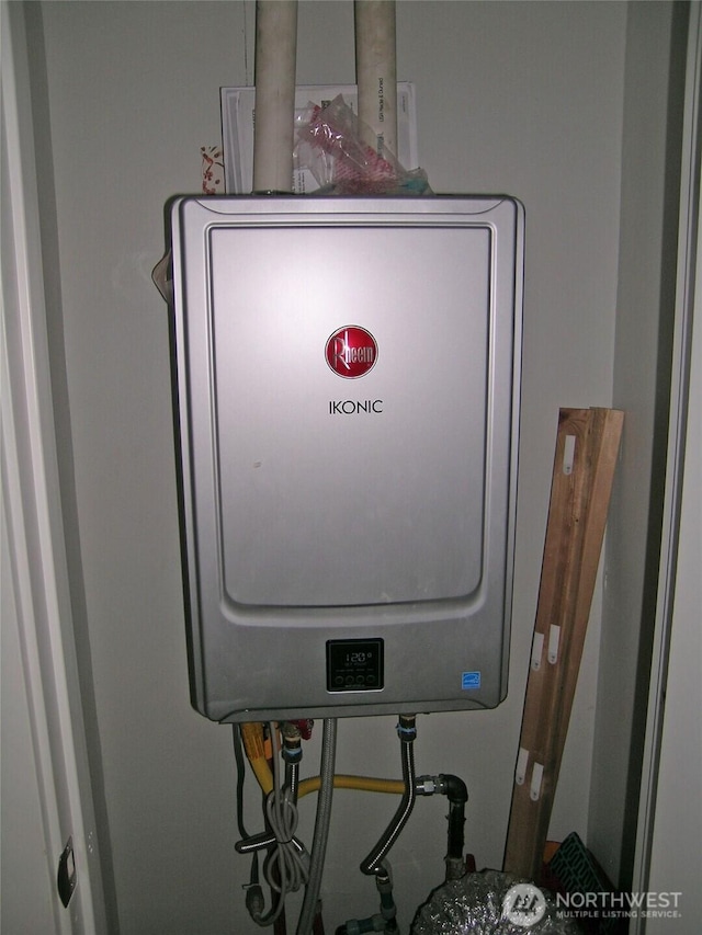921 Autumn Ln Unit 254, Bellingham, WA 98229 - utility room featuring water heater