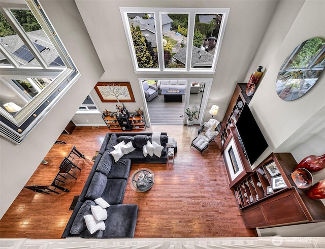 1301 Broad St, Bellingham, WA 98229 - living room with plenty of natural light, wood finished floors, and a high ceiling