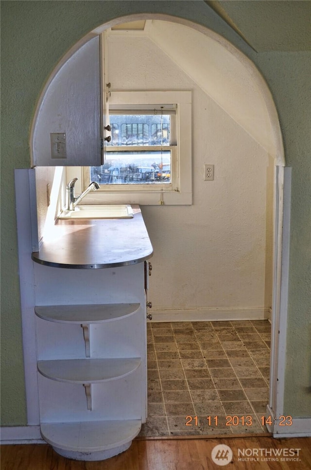 306 2nd St NE, Auburn, WA 98002 - detailed view of a sink and arched walkways