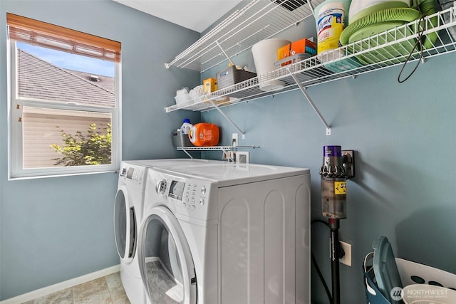 21552 SE 275th Ct, Maple Valley, WA 98038 - laundry room featuring baseboards and independent washer and dryer