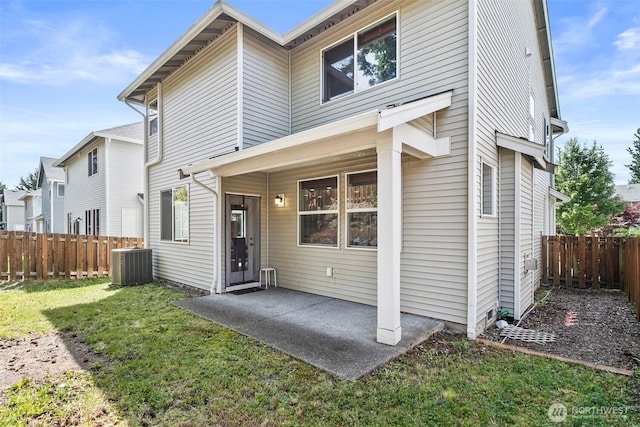 21552 SE 275th Ct, Maple Valley, WA 98038 - rear view of property featuring a fenced backyard and a patio area