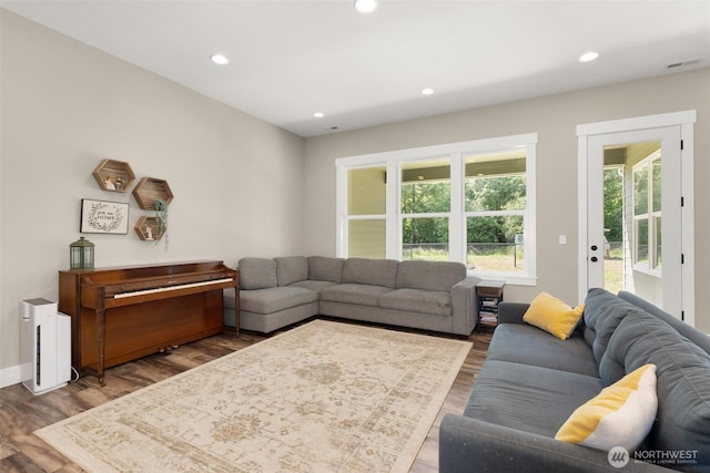 809 NW Gertrude Ave, Winlock, WA 98596 - living area featuring wood finished floors and recessed lighting