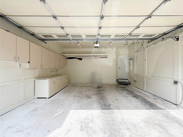 4196 248th Ct SE Unit 62, Sammamish, WA 98029 - garage with a garage door opener