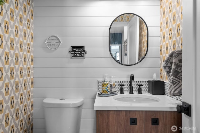 485 Hidden Ln, Chelan, WA 98816 - full bath with vanity and toilet